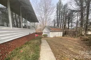 822 Westminster Cir SW, Lenoir, NC 28645 - Photo 2