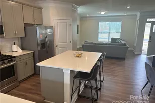 2004 Blewett Dr, Charlotte, NC 28269 - Photo 6