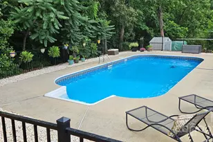 2010 Monticello Dr, Gastonia, NC 28056 - Photo 2