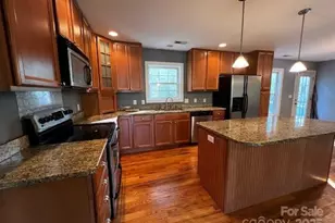 618 Brook Knoll Cir, Weaverville, NC 28787 - Photo 4