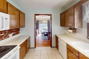 707 Lickskillet Rd, Burnsville, NC 28714 - Photo 4