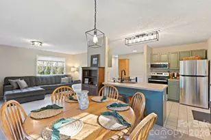 124 Flat Creek Dr, Lake Toxaway, NC 28747 - Photo 4