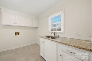 33 20th Ave NW, Hickory, NC 28601 - Photo 6