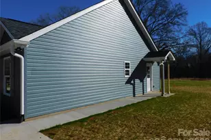 218 McClain St, York, SC 29745 - Photo 4