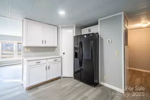 50 N Duncan Hill Ln, Taylorsville, NC 28681 - Photo 18