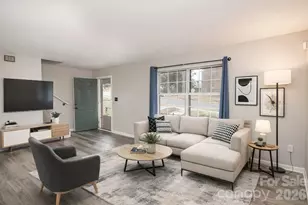 8839 Hunter Ridge Dr, Charlotte, NC 28226 - Photo 6