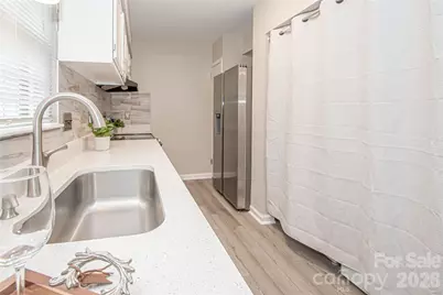 8839 Hunter Ridge Drive, Charlotte, NC 28226 - Photo 16