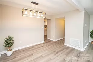 8839 Hunter Ridge Dr, Charlotte, NC 28226 - Photo 10