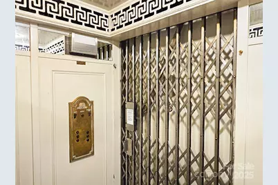 301 W 10th Street #306, Charlotte, NC 28202 - Photo 6