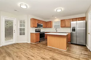 3128 Reid Brook Ln, Charlotte, NC 28208 - Photo 8