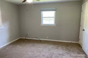 324 Pryor St, Gastonia, NC 28052 - Photo 6