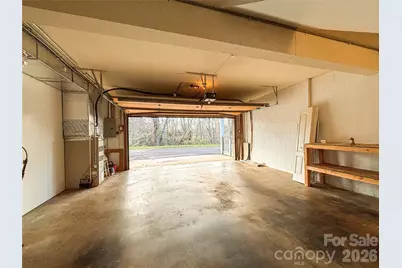 1011 21st Avenue NE, Hickory, NC 28601 - Photo 28