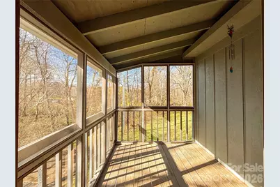 1011 21st Avenue NE, Hickory, NC 28601 - Photo 30