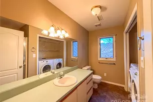 1011 21st Ave NE, Hickory, NC 28601 - Photo 20