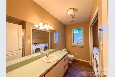 1011 21st Avenue NE, Hickory, NC 28601 - Photo 20