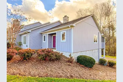 1011 21st Avenue NE, Hickory, NC 28601 - Photo 1