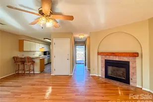 1011 21st Ave NE, Hickory, NC 28601 - Photo 4