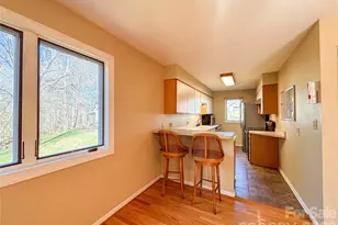 1011 21st Ave NE, Hickory, NC 28601 - Photo 8