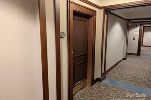 400 N Church St, Charlotte, NC 28202 - Photo 2