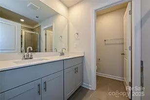 8041 Hidden Spgs Trl, Charlotte, NC 28216 - Photo 10