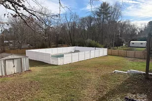 401 Bradshaw Ave, Hendersonville, NC 28792 - Photo 32