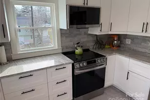 401 Bradshaw Ave, Hendersonville, NC 28792 - Photo 16