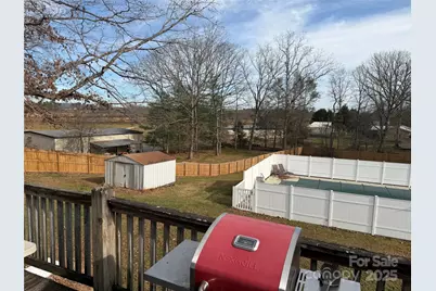 401 Bradshaw Avenue, Hendersonville, NC 28792 - Photo 34