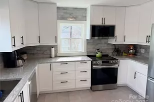 401 Bradshaw Ave, Hendersonville, NC 28792 - Photo 14