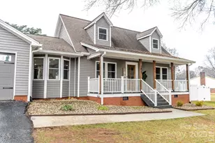 1827 Kincaid Ct, Hickory, NC 28602 - Photo 2