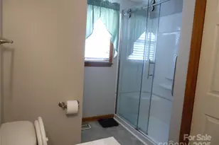 106 Belleview Dr NE, Conover, NC 28613 - Photo 20