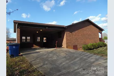 106 Belleview Drive NE, Conover, NC 28613 - Photo 4