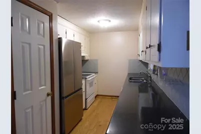 106 Belleview Drive NE, Conover, NC 28613 - Photo 10