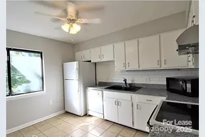 4809 Spring Lake Drive #E, Charlotte, NC 28212 - Photo 4