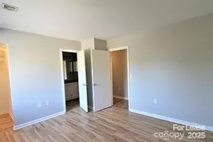 4809 Spring Lake Dr, Charlotte, NC 28212 - Photo 8