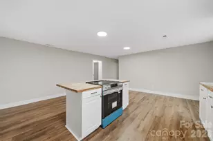 702 N 9th St, Bessemer City, NC 28016 - Photo 12