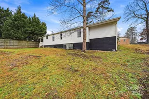 702 N 9th St, Bessemer City, NC 28016 - Photo 34