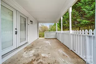 702 N 9th St, Bessemer City, NC 28016 - Photo 4