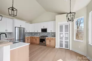 296 Carriage Summitt Way, Hendersonville, NC 28791 - Photo 18
