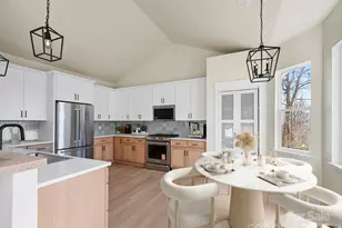 296 Carriage Summitt Way, Hendersonville, NC 28791 - Photo 4