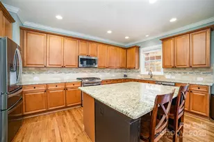 3308 Grandeur Rd, Charlotte, NC 28269 - Photo 8