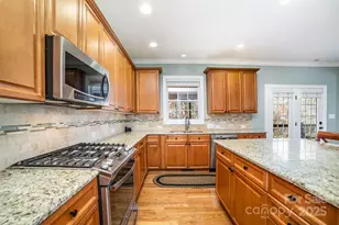 3308 Grandeur Rd, Charlotte, NC 28269 - Photo 10