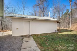 1901 Murray Rd, Canton, NC 28716 - Photo 20