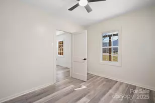 1901 Murray Rd, Canton, NC 28716 - Photo 14