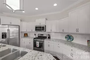 1344 Garden Vista Dr, Matthews, NC 28104 - Photo 8