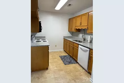 1092 22nd Street NE #105, Hickory, NC 28601 - Photo 4