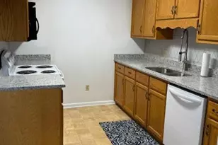 1092 22nd St NE, Hickory, NC 28601 - Photo 4