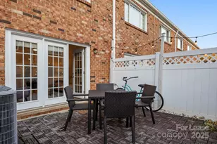 1318 Green Oaks Ln, Charlotte, NC 28205 - Photo 32