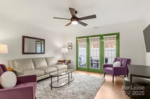 1318 Green Oaks Ln, Charlotte, NC 28205 - Photo 6