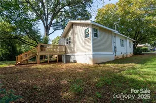 137 Woodlawn Dr, Statesville, NC 28677 - Photo 6