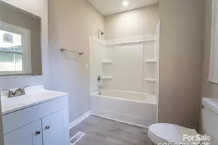 137 Woodlawn Dr, Statesville, NC 28677 - Photo 16